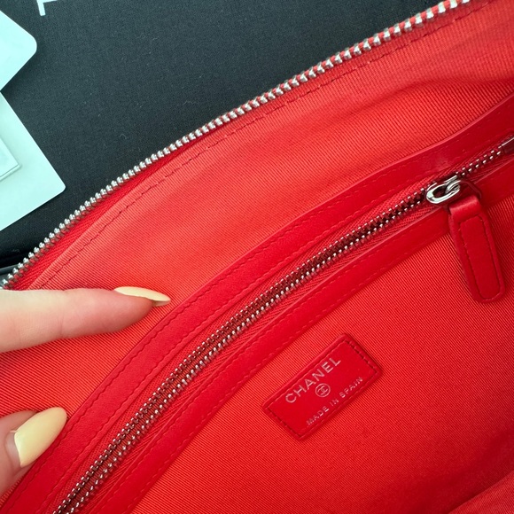 Chanel Red Quilted Pouch - Picture 4 of 5